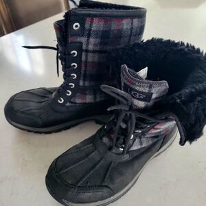 UGG Butte Tartan Plaid Wool Leather 8 Boots